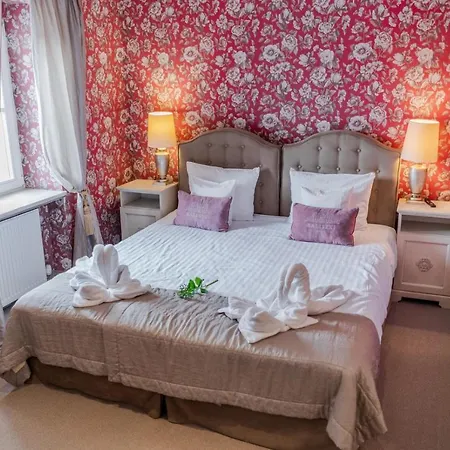 Hotel Dwor 3*